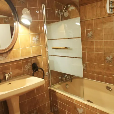 In With Valley Views *