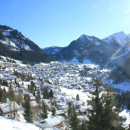Domek alpejski In With Valley Views *